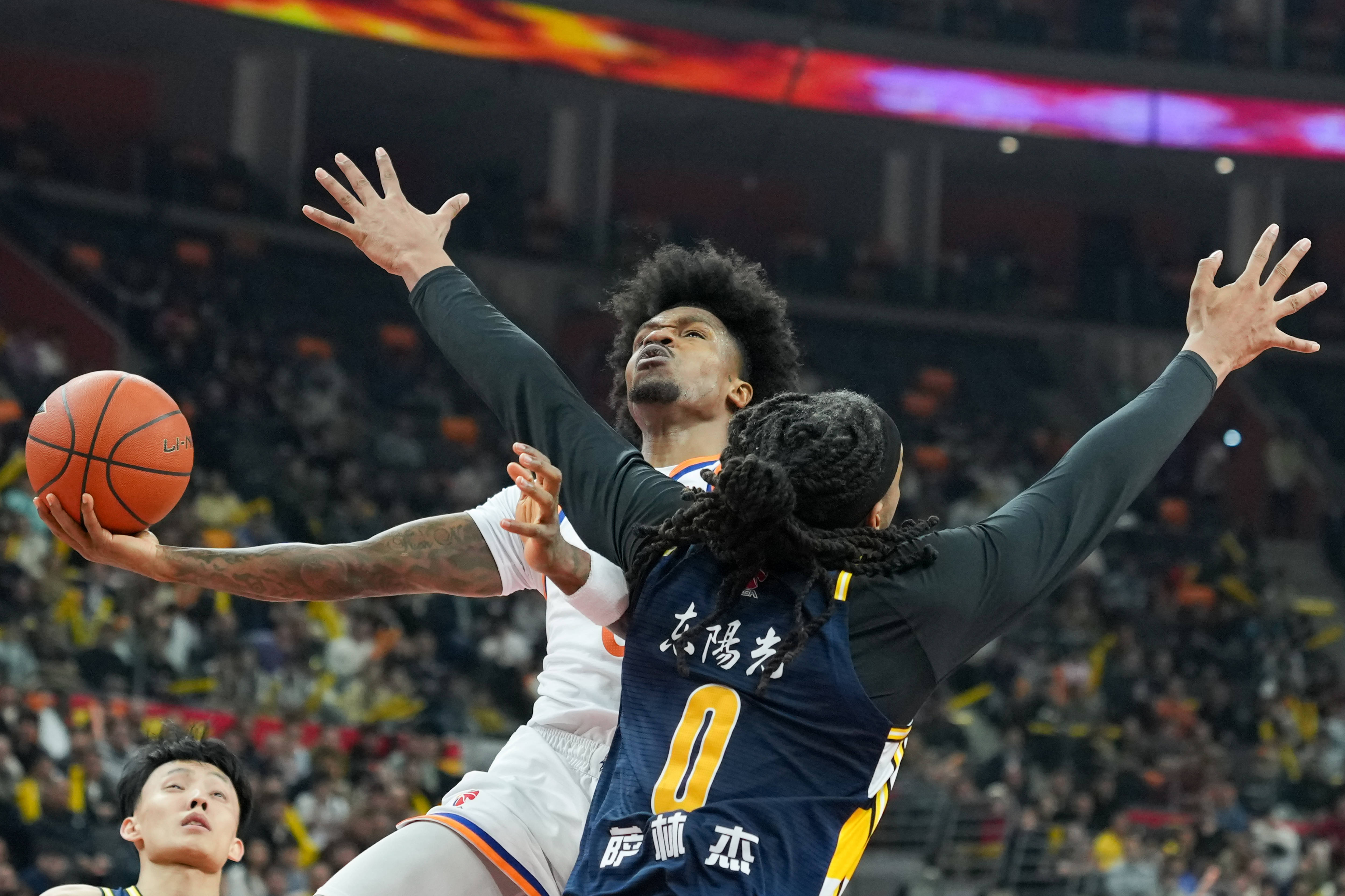 赛后上海久事备战亚冠今夜金州勇士备战欧篮联，阿扎伦卡关键节点高光表现直接炸裂的简单介绍